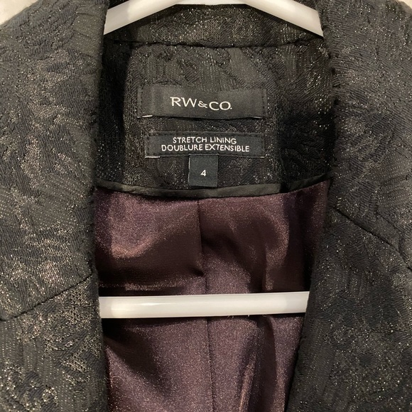 RW&Co Black floral shimmery blazer - Picture 4 of 4